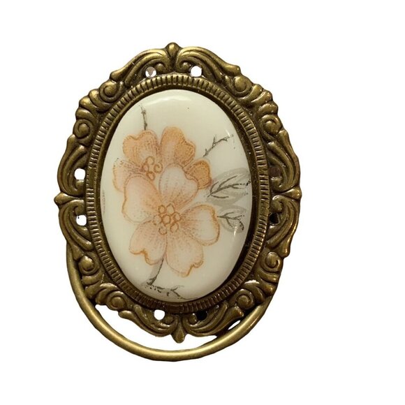 Vintage Jeri-Lou Floral Scarf Clip Oval Goldtone Frame Dogwood Design Signed - Picture 1 of 11